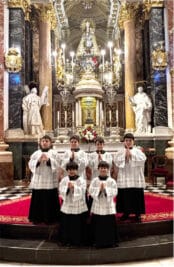 CATÓLICOS EN VALENCIA – La Escolanía de la Virgen de los Desamparados celebra la vestición de nuevos escolanes