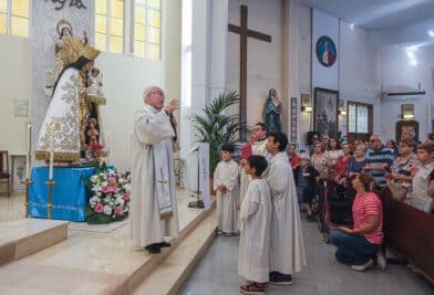 CATÓLICOS EN VALENCIA – La parroquia Santa Teresa de Jesús de Valencia recibe la visita de la imagen peregrina de la Virgen