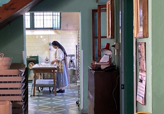 CATÓLICOS EN SEVILLA – Las monjas de clausura de la Archidiócesis llevan a la muestra anual del Alcázar diez toneladas de dulces