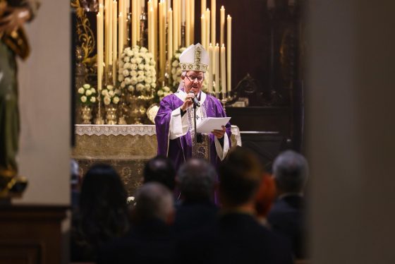 CATÓLICOS EN SEVILLA – Monseñor Saiz Meneses en el 150 aniversario de las Penas de San Vicente: «La Hermandad tiene futuro porque el Evangelio tiene futuro»