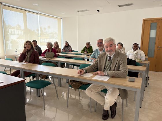 CATÓLICOS EN SEVILLA – Trabajo por grupos durante el Encuentro Diocesano de la Esperanza