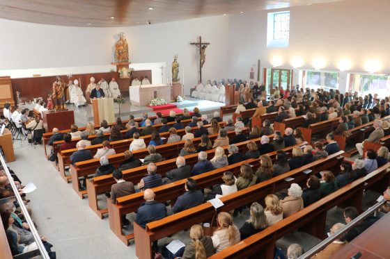 CATÓLICOS EN SEVILLA – Monseñor Saiz durante el Encuentro de la Esperanza: «La Iglesia está llamada a ofrecer un testimonio firme de esperanza sostenida por la gracia»