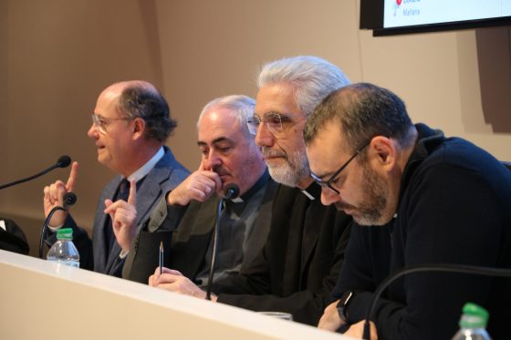 CATÓLICOS EN SEVILLA – Mons. Marín: «Este encuentro es el testimonio de una Iglesia viva»