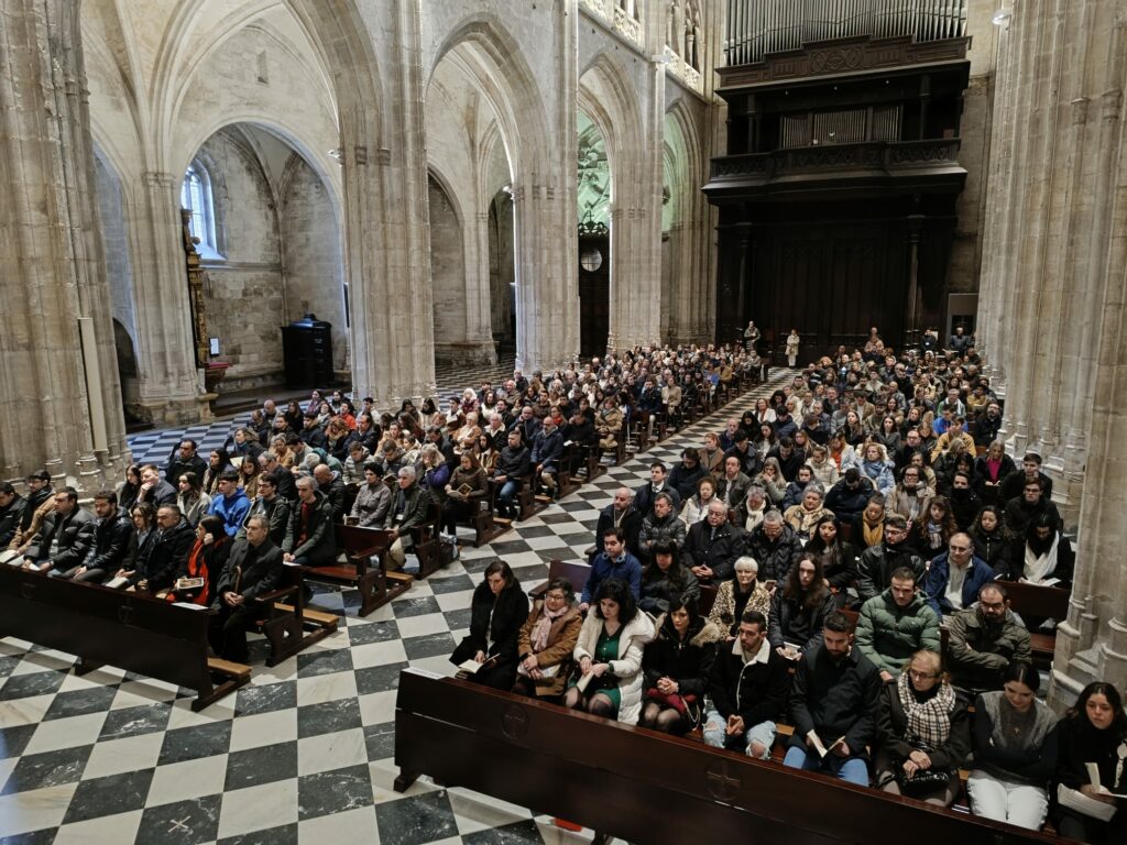 CATÓLICOS DE ASTURIAS – 335 adultos comienzan este año el Catecumenado en la diócesis