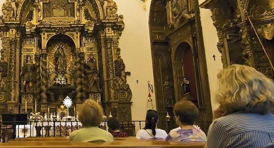 CATÓLICOS EN SEVILLA – La Adoración Eucarística Perpetua de Sevilla celebra su XX aniversario