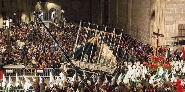 CATÓLICOS EN ÁVILA – Mons. Rico invita al diálogo entre las cofradías y confía en que se mantenga el tradicional “Encuentro” del Lunes Santo