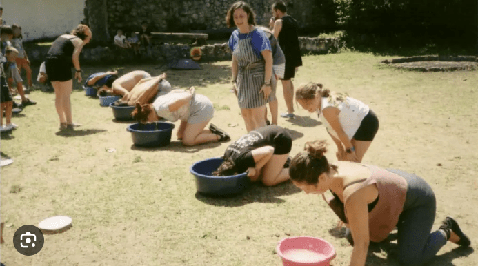 Tradicionalismo – La educadora que denunció los campamentos ‘trans’: «Bernedo es solo la punta del iceberg»