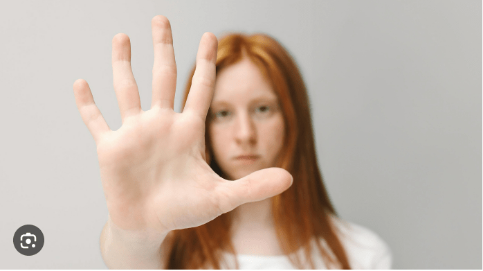 Tradicionalismo – Agenda neofeminista: el negocio del dolor