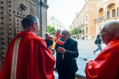 CATÓLICOS EN VALENCIA – La Catedral de Valencia recibe la visita pastoral del Arzobispo