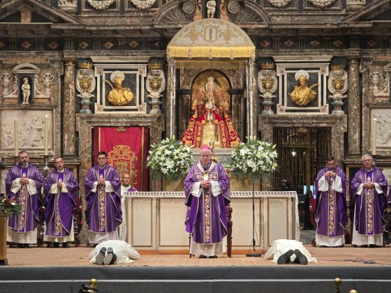 CATÓLICOS EN SEVILLA – La Catedral de Sevilla acoge la ordenación de dos nuevos diáconos permanentes