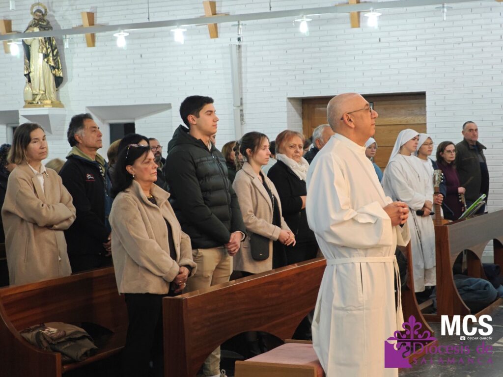 CATÓLICOS EN SALAMANCA – Juan Ignacio Fuentes recibe el lectorado y el acolitado en San Juan de Mata