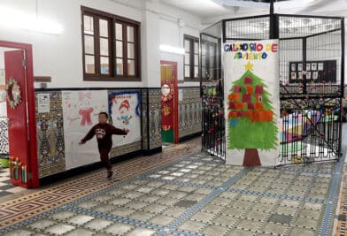 CATÓLICOS EN VALENCIA – El colegio diocesano Santiago Apòstol Cabanyal-València abre sus puertas en Navidad para atender a alumnos y a niños y niñas del barrio