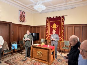 CATÓLICOS EN CANTABRIA – Encuentro y felicitación de Navidad de nuestro Obispo a la curia diocesana