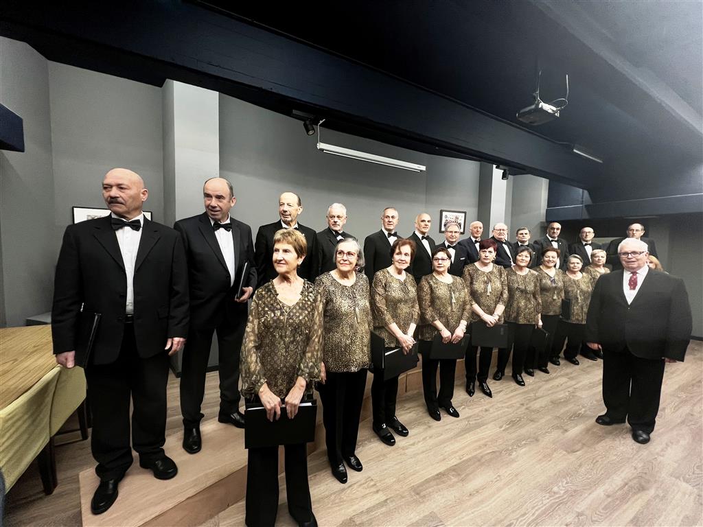 CATÓLICOS EN LA CORUÑA – Actuación da Coral Santo Ángel e as Cantareiras Vento Mareiro nas Festas Patronais de SFJ 2025