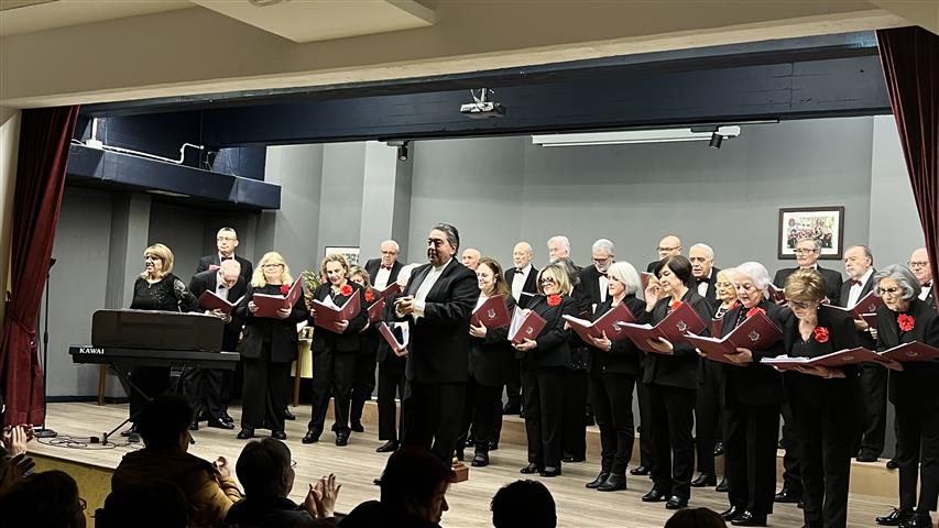 CATÓLICOS EN LA CORUÑA – Cantando a la Navidad con la Coral Polifónica Follas Novas en la Parroquia de San Francisco Javier