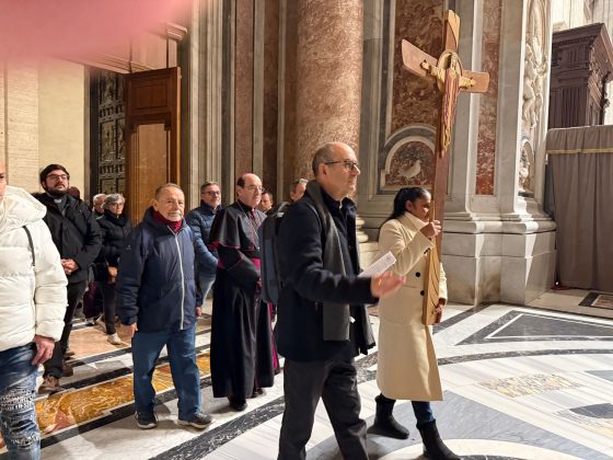 CATÓLICOS EN SEVILLA – Internos, funcionarios y voluntarios del Centro Penitenciario de Sevilla II participaron en el Jubileo de los Privados de Libertad en Roma