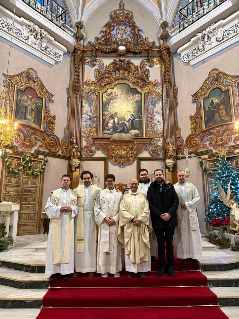 CATÓLICOS EN ÁVILA – Pastoral Juvenil despide el año en Valencia «pasados por agua»