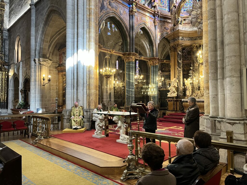 CATÓLICOS DE LUGO – La Catedral acogió la misa de Vida Ascendente