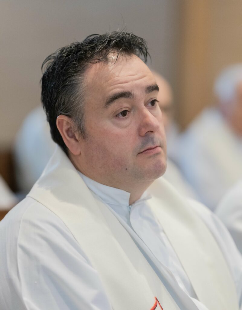 CATÓLICOS DE LUGO – Cuando más duele, alguien se queda