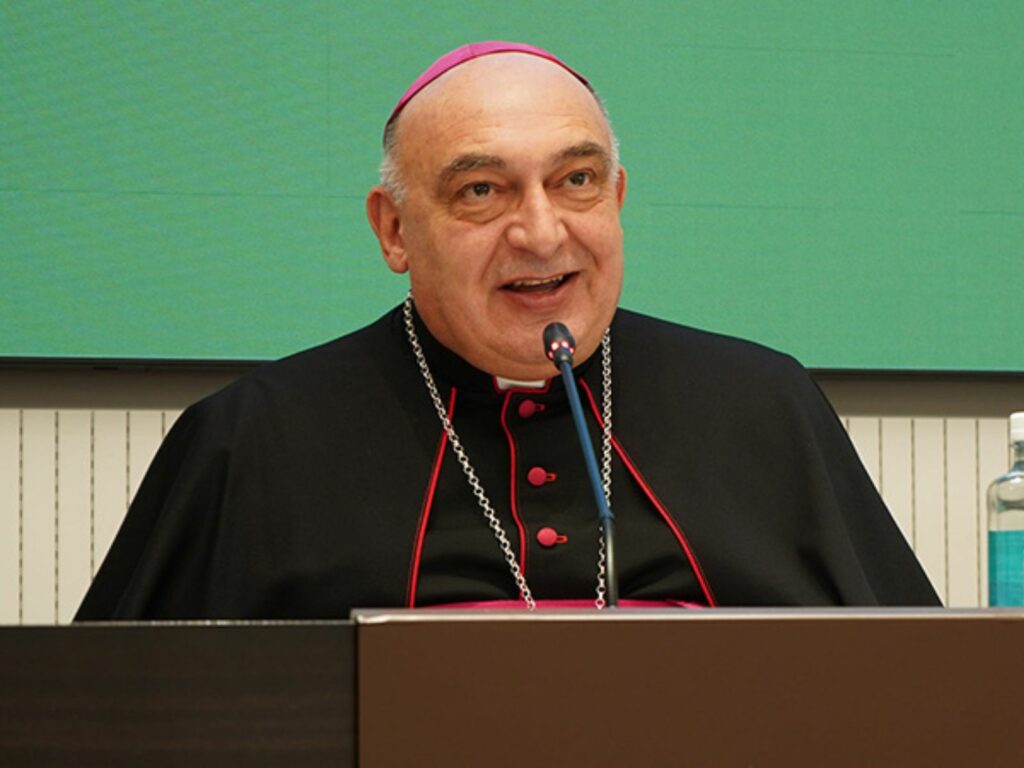 CATÓLICOS EN VALENCIA – Enrique Benavent: “Una universidad católica afronta la investigación sin eludir las cuestiones éticas y antropológicas”