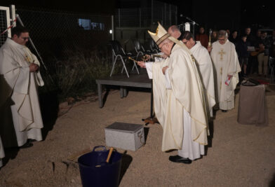 CATÓLICOS EN VALENCIA – El Arzobispo preside la bendición de la primera piedra del nuevo templo de la parroquia San Juan Bosco de Torrent