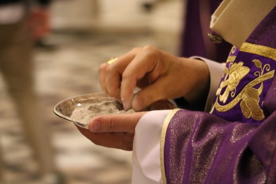 CATÓLICOS EN SEVILLA – ‘Convertíos y creed en el Evangelio’