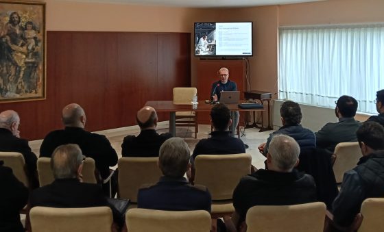 CATÓLICOS EN SEVILLA – ‘Dilexi Te’, de León XIV, eje del encuentro formativo de la Universidad de Curas de Sevilla