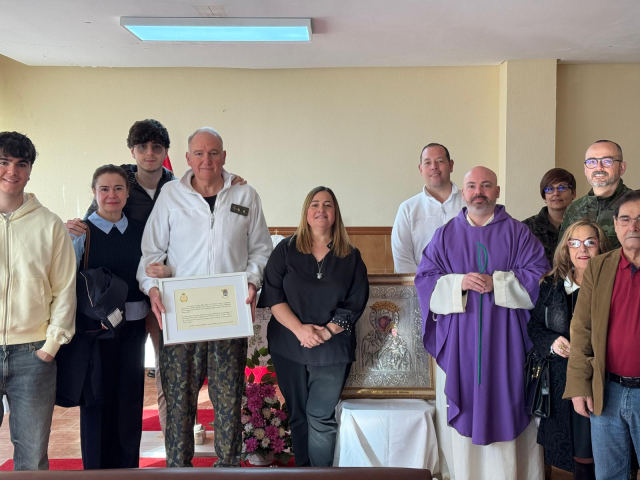 ARZOBISPADO CASTRENSE – Entrega del cuadro de la Virgen del Perpetuo Socorro a la capilla de la Base Militar Jaime I de Bétera