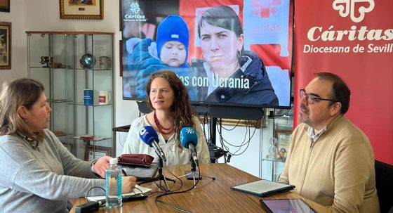 CATÓLICOS EN SEVILLA – La presidenta de Cáritas Ucrania, Tetiana Stawnychy, agradece la solidaridad sevillana y pide mantener el apoyo.