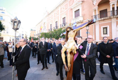 CATÓLICOS EN VALENCIA – La imagen del Santísimo Cristo del Salvador del Cabanyal recorre las calles de Ciutat Vella