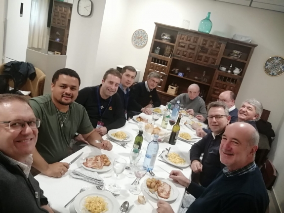 CATÓLICOS EN FERROL – Convivium: encuentro de sacerdotes religiosos y diocesanos de Madrid