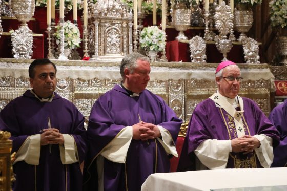 CATÓLICOS EN SEVILLA – El arzobispo preside el cierre del septenario en honor a la Macarena