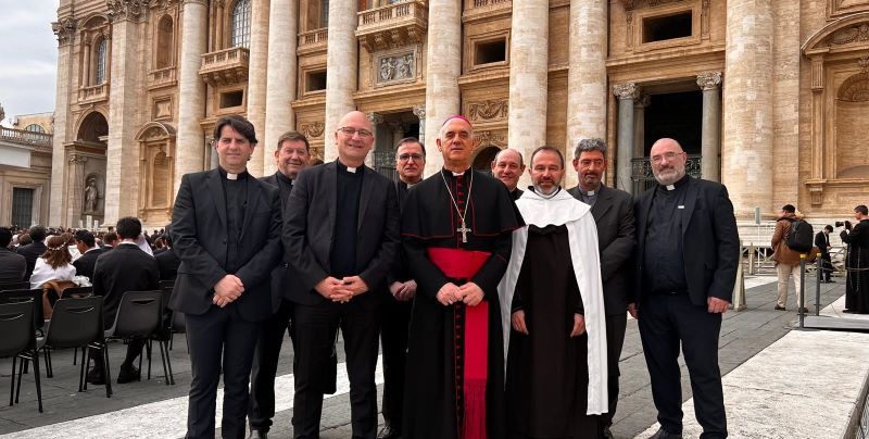 CATÓLICOS EN CANTABRIA – Monseñor Arturo Ros: “Hemos tenido el gozo inmenso de poder saludar al Santo Padre”