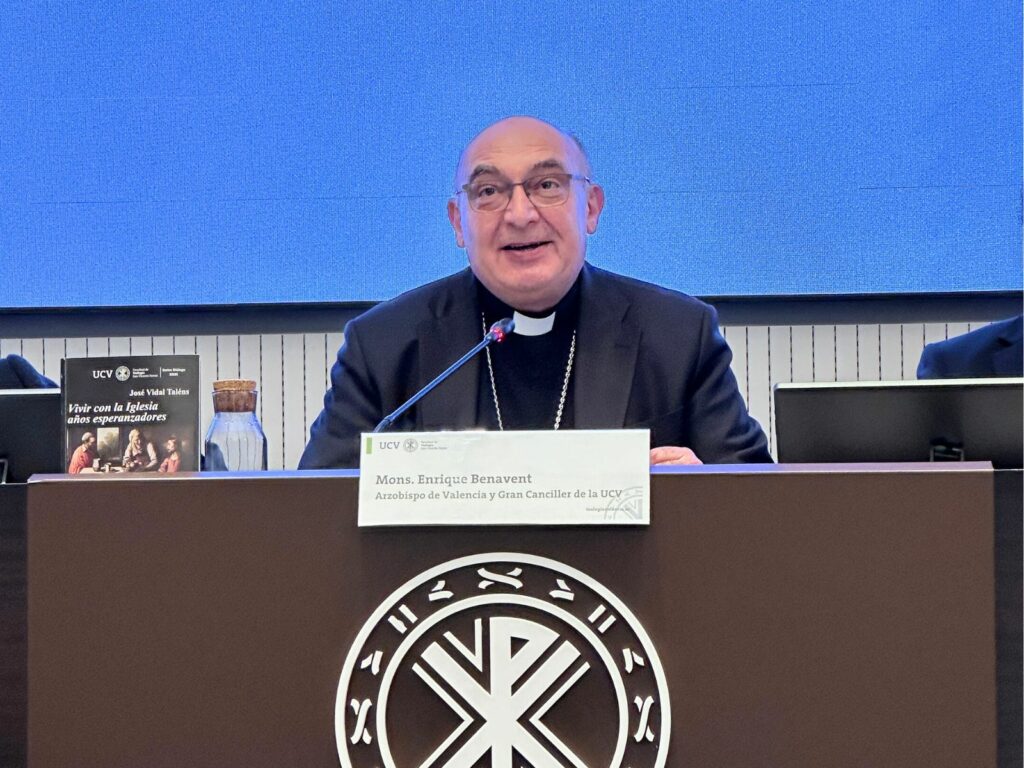 CATÓLICOS EN VALENCIA – Mons. Enrique Benavent: «Una vida eclesial sin reflexión teológica tiene el peligro de convertirse en una vida eclesial y pastoral muy superficial»