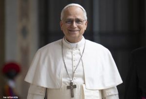 CATÓLICOS EN SALAMANCA – León XIV explica la doble dimensión de la Iglesia: humana y divina