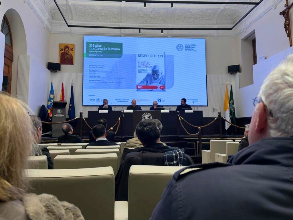 CATÓLICOS EN VALENCIA – Mons. Enrique Benavent: «Enrique Benavent: “Ratzinger no se sometió a estereotipos; quien haga una utilización ideológica de su pensamiento, empobrece su figura”