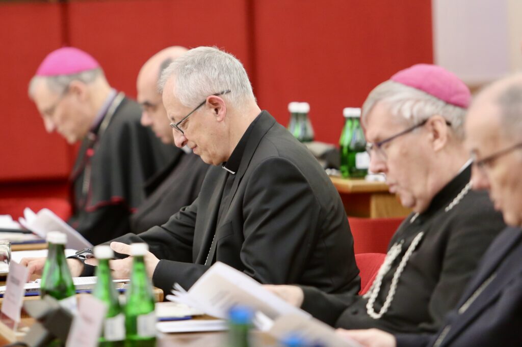 CATÓLICOS DE LUGO – Mons. Carrasco participa en la plenaria de los obispos de Polonia