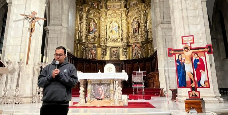 CATÓLICOS EN CANTABRIA – El obispo exhorta a los jóvenes a escuchar la invitación del Señor a seguirle