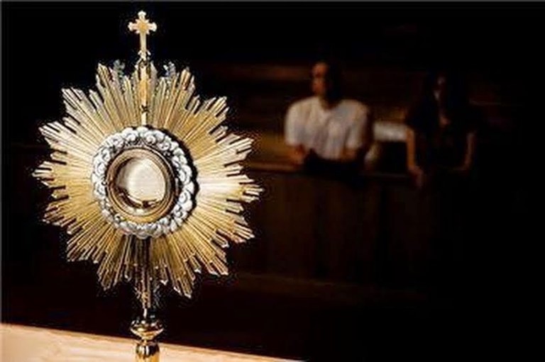 CATÓLICOS EN ÁVILA – 24 horas con el Señor … orando por la paz