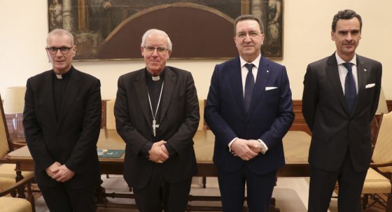 CATÓLICOS EN SEVILLA – La Facultad de Teología de Sevilla y Caja Rural de Utrera han firmado un convenio de colaboración institucional