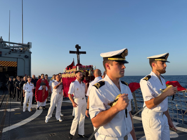 ARZOBISPADO CASTRENSE – VIA CRUCIS EN LA FRAGATA CANARIAS