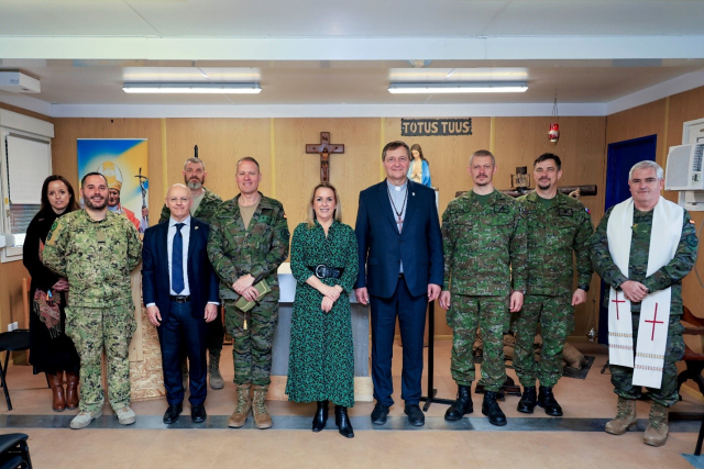 ARZOBISPADO CASTRENSE – El Obispo Castrense eslovaco visita el contingente español en Eslovaquia