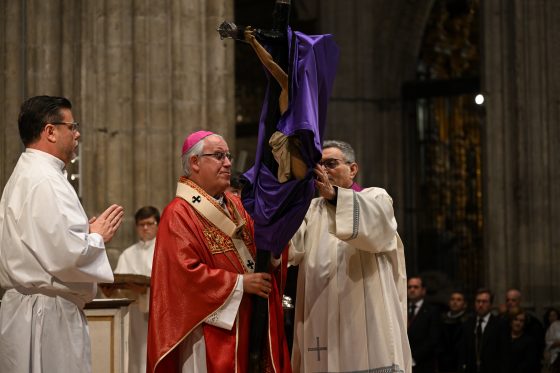 CATÓLICOS EN SEVILLA – Homilía de Monseñor José Ángel Saiz Meneses para el Viernes Santo (2026)