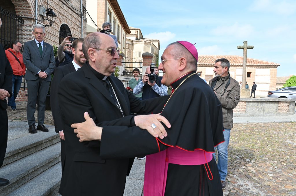 CATÓLICOS EN ÁVILA – El Nuncio Apostólico preside en Madrigal de las Altas Torres los actos del 575 aniversario del nacimiento de Isabel la Católica