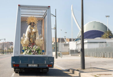 CATÓLICOS EN VALENCIA – La Basílica y la Hermandad de Seguidores de la Virgen de los Desamparados agradecen a los benefactores la renovación del ‘Maremòbil»