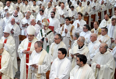 CATÓLICOS EN VALENCIA – «La renovación de las promesas sacerdotales excluye de todo sentimiento de superioridad en la vivencia del ministerio”