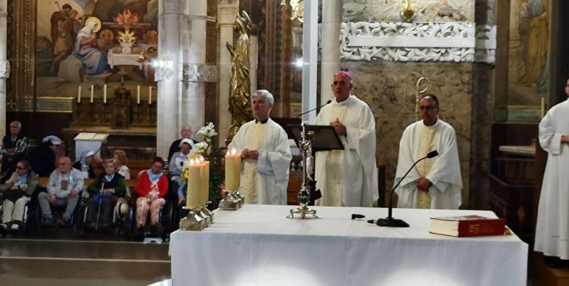 CATÓLICOS EN CANTABRIA – Monseñor Arturo Ros a los nuevos Hospitalarios: “El milagro de la fe es nuestra salud y nuestra salvación”