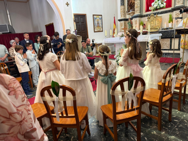 ARZOBISPADO CASTRENSE – Primeras Comuniones en el Poblado Militar de Bétera