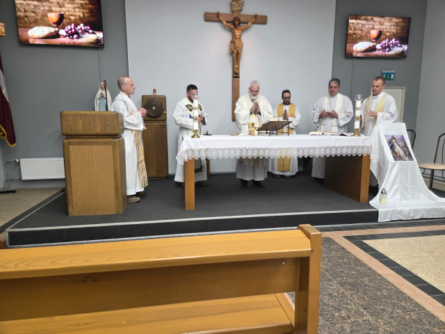 ARZOBISPADO CASTRENSE – Una Semana Santa Bajo la Visión del Militar Español