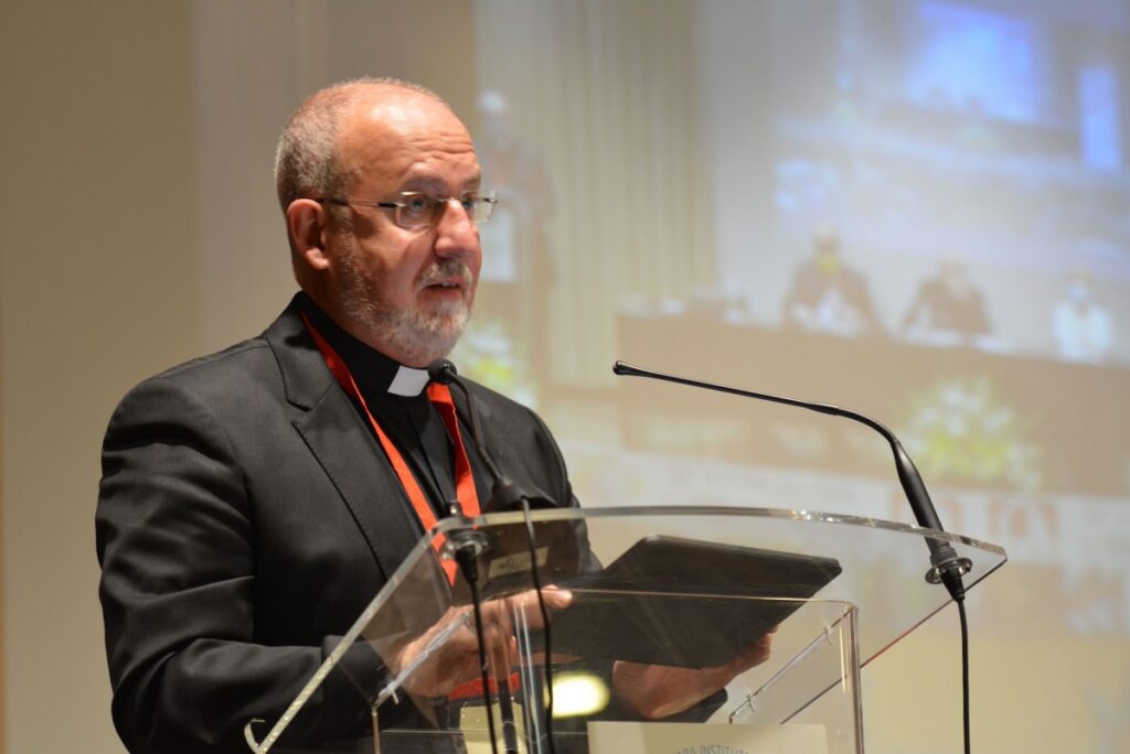 CATÓLICOS EN FERROL – Antonio Bellella, en Vida Nueva: repensar y rehacer el tejido relacional intraeclesial frente a la crisis de la reducción